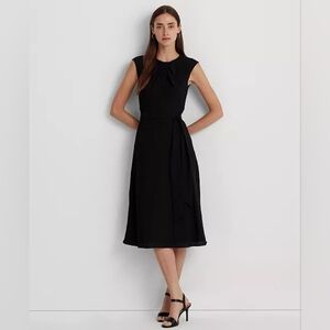 Women's Clothing (675)